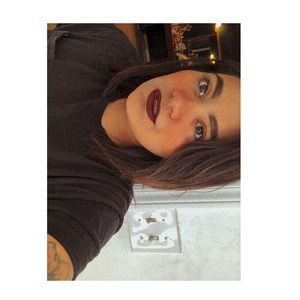 Meet your Posher, Alexis